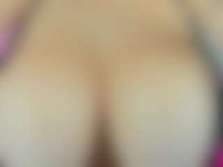 Live cam show with nayla-thompson - Thong on parknlotfishbdy