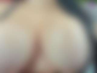 Live cam show with nayla-thompson - Living Room on Mixed Magazine Live