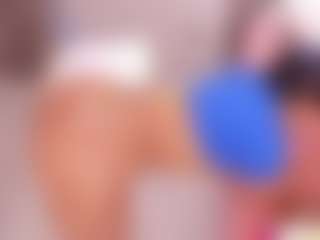Live cam show with LenaThompson - Fingers on dropp.cam