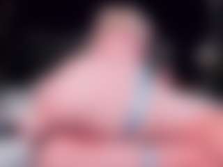 Live cam show with PoppyMichaelson - Fingers on CamwithHer