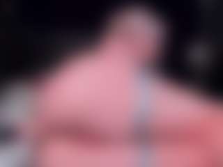 Live cam show with PoppyMichaelson - BBW on TeamSkeetLive
