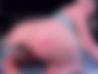 Live cam show with PoppyMichaelson - Curvy on livesuperchat.net