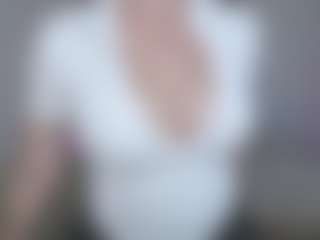 SallyLust MILF webcam performer live streaming