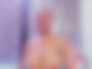 Live cam show with Hellen - Ebony on Uber Horny | colombia