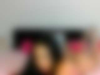 Live-Cam-Show mit MyaRose-xo - Latina Toys auf Camsoda