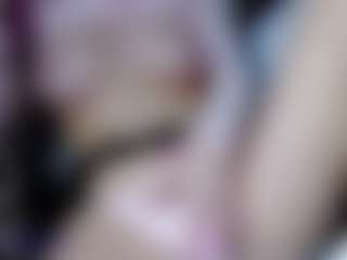 Eva-hot-blond MILF webcam performer live streaming