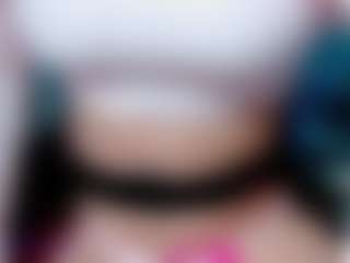 Eva-hot-blond MILF webcam performer live streaming