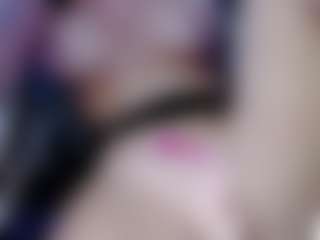 Eva-hot-blond MILF webcam performer live streaming