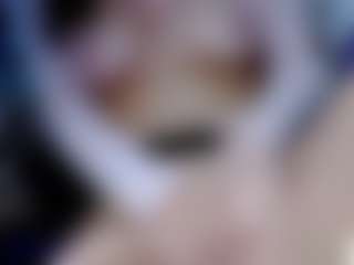 Eva-hot-blond MILF webcam performer live streaming