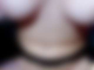 Eva-hot-blond MILF webcam performer live streaming