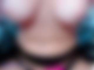 Live cam show with Eva-hot-blond - Green Eyes on CamClone