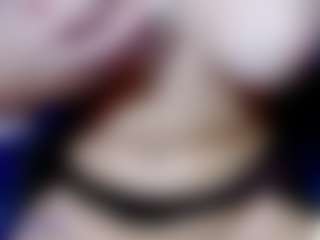 Eva-hot-blond MILF webcam performer live streaming