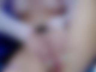 Eva-hot-blond MILF webcam performer live streaming