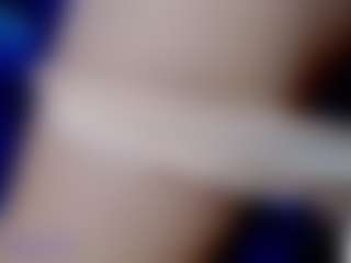 Eva-hot-blond MILF webcam performer live streaming