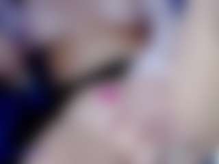 Eva-hot-blond MILF webcam performer live streaming