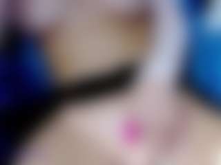 Eva-hot-blond MILF webcam performer live streaming