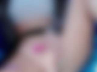 Eva-hot-blond MILF webcam performer live streaming
