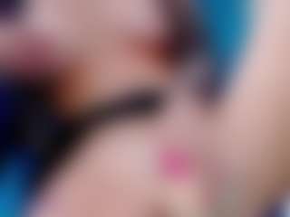 Eva-hot-blond MILF webcam performer live streaming