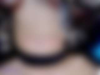 Live cam show with Eva-hot-blond - Living Room on Uber Horny
