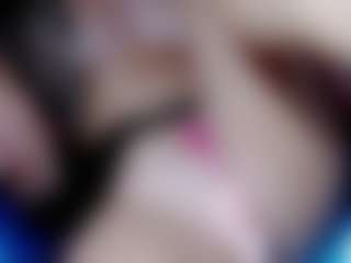 Eva-hot-blond MILF webcam performer live streaming