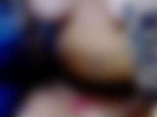 Eva-hot-blond MILF webcam performer live streaming