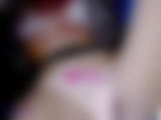 Eva-hot-blond MILF webcam performer live streaming