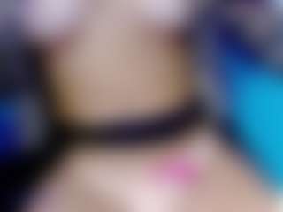 Eva-hot-blond MILF webcam performer live streaming
