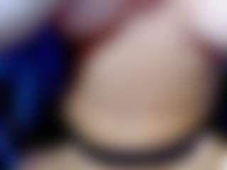 Eva-hot-blond MILF webcam performer live streaming