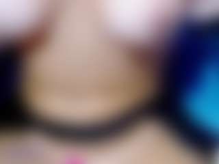 Eva-hot-blond MILF webcam performer live streaming