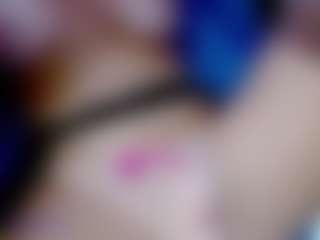 Live cam show with Eva-hot-blond - Living Room on madthumbs