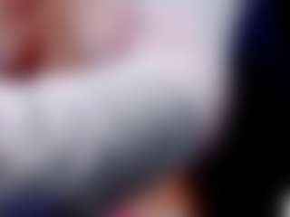 Eva-hot-blond MILF webcam performer live streaming