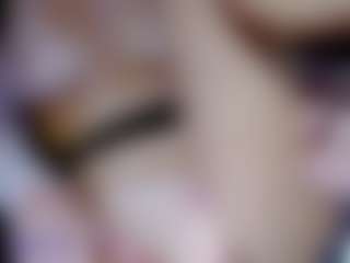Eva-hot-blond MILF webcam performer live streaming