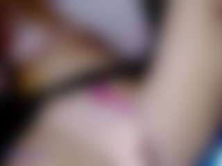 Eva-hot-blond MILF webcam performer live streaming