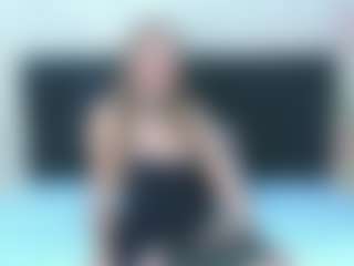 Live cam show with Ariana Diosa - Fuck Machine on TeamSkeetLive