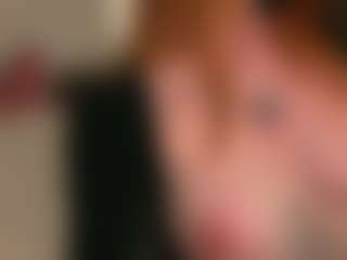 Live cam show with LoveJulie - Bedroom on Milfs Live