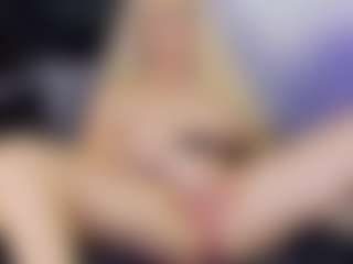 Tania44b's Live Sex Cam Show