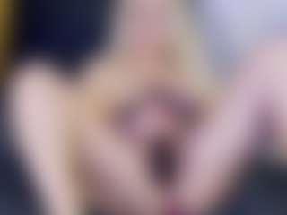 Live cam show with Tania44b - Middle Aged on Camsoda