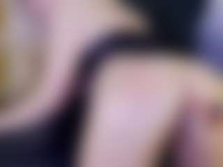 Live cam show with Tania44b - Athletic MILF on Latina Girls