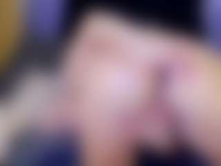 Tania44b MILF webcam performer live streaming