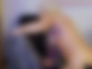 Tania44b MILF webcam performer live streaming
