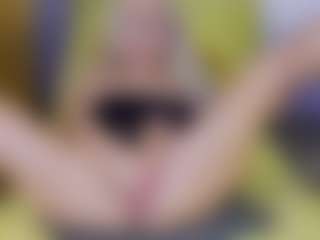 Tania44b's Live Sex Cam Show