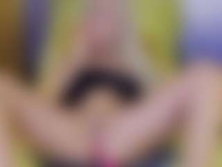 Tania44b's Live Sex Cam Show