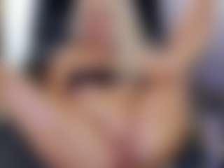 Tania44b's Live Sex Cam Show