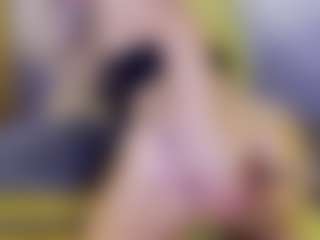 Tania44b's Live Sex Cam Show