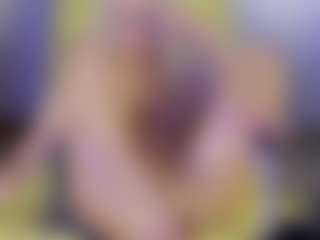 Tania44b's Live Sex Cam Show