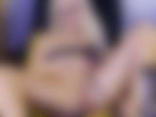 Tania44b MILF webcam performer live streaming