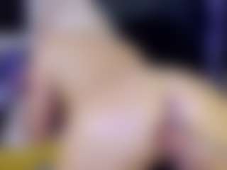 Tania44b's Live Sex Cam Show