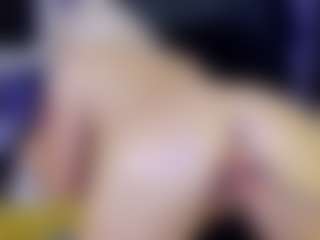 Tania44b's Live Sex Cam Show
