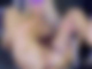 Tania44b's Live Sex Cam Show