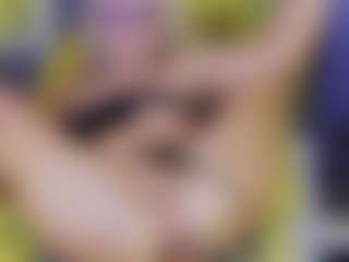 Tania44b MILF webcam performer live streaming